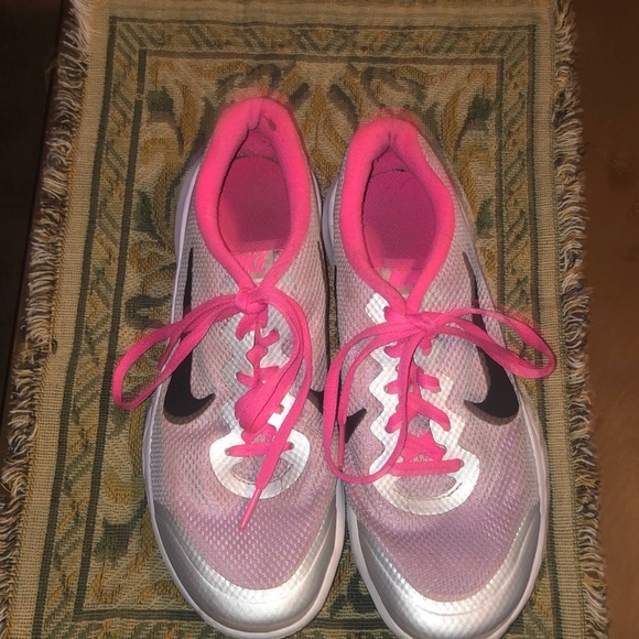 Nike Shoes - Nike running shoes